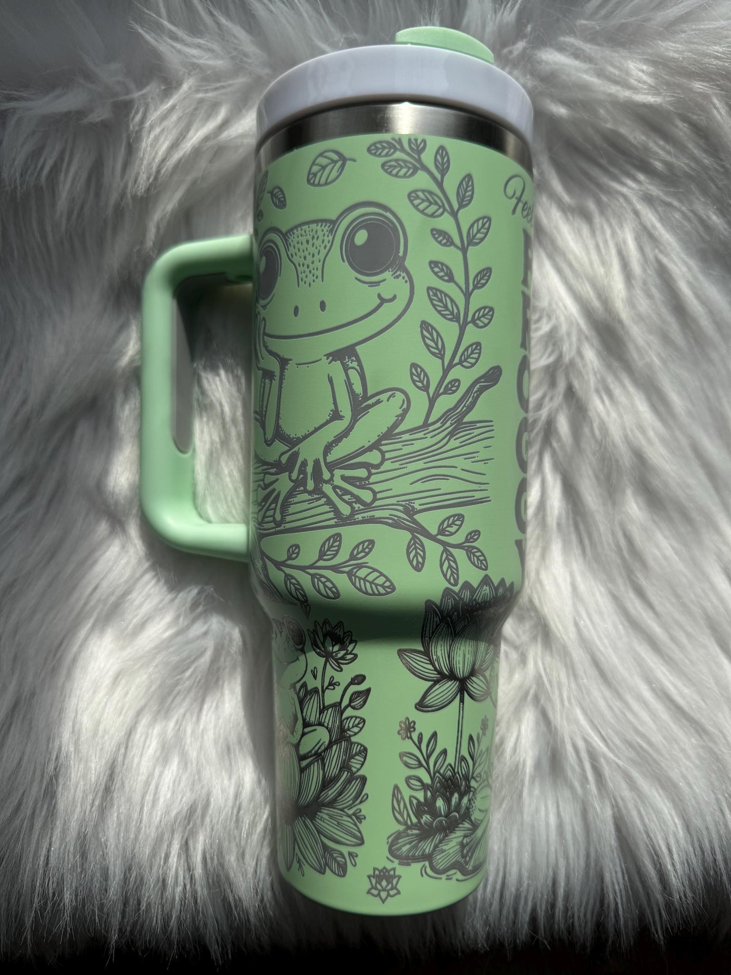 Tree Frog 40 oz engraved tumbler~ Frog lover gift~ Chroma tumbler dupe~ Frog Tumbler~Feelin Froggy