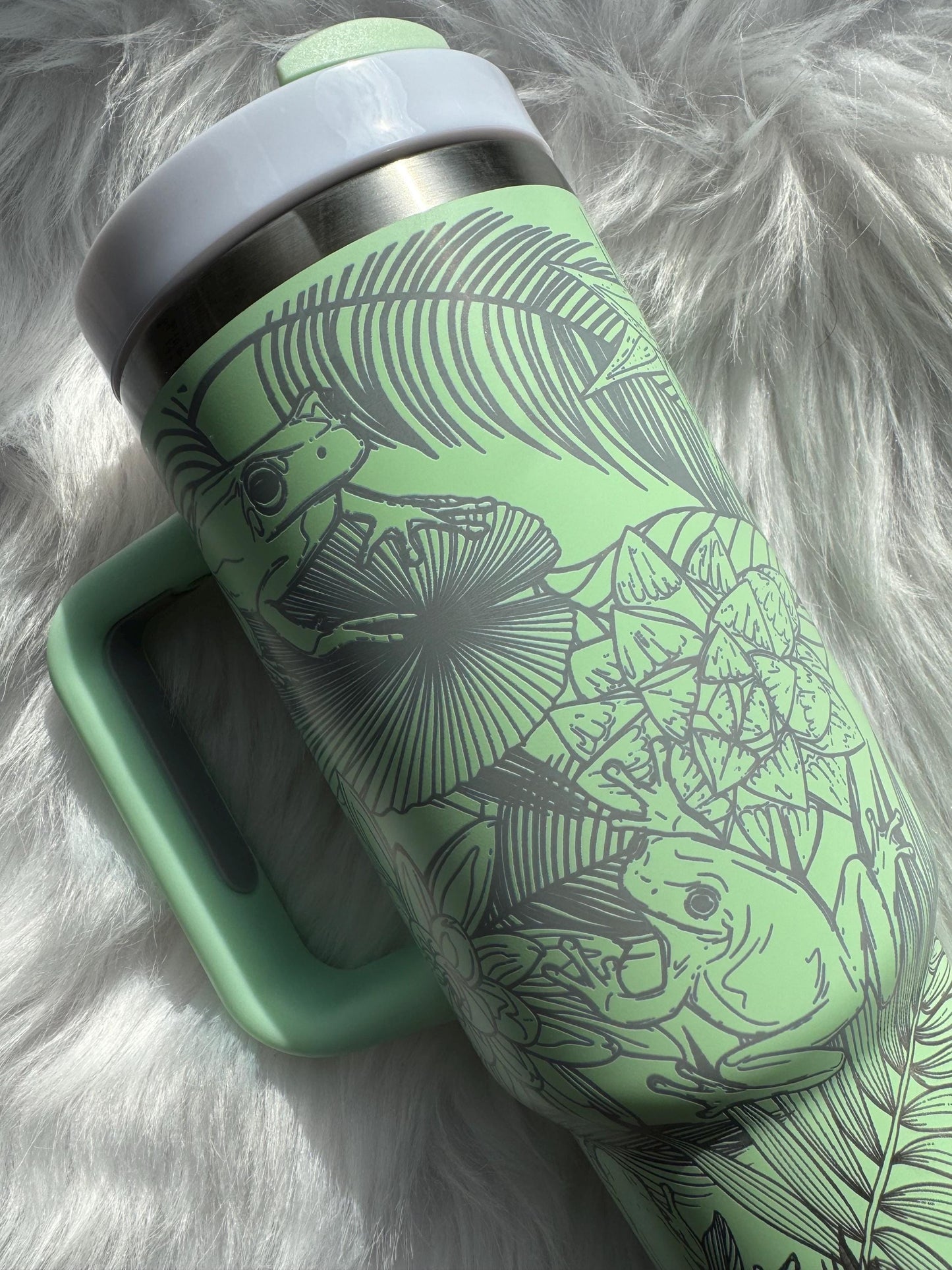 Tree Frog 40 oz engraved tumbler~ Frog lover gift~ Chroma tumbler dupe~ Frog Tumbler