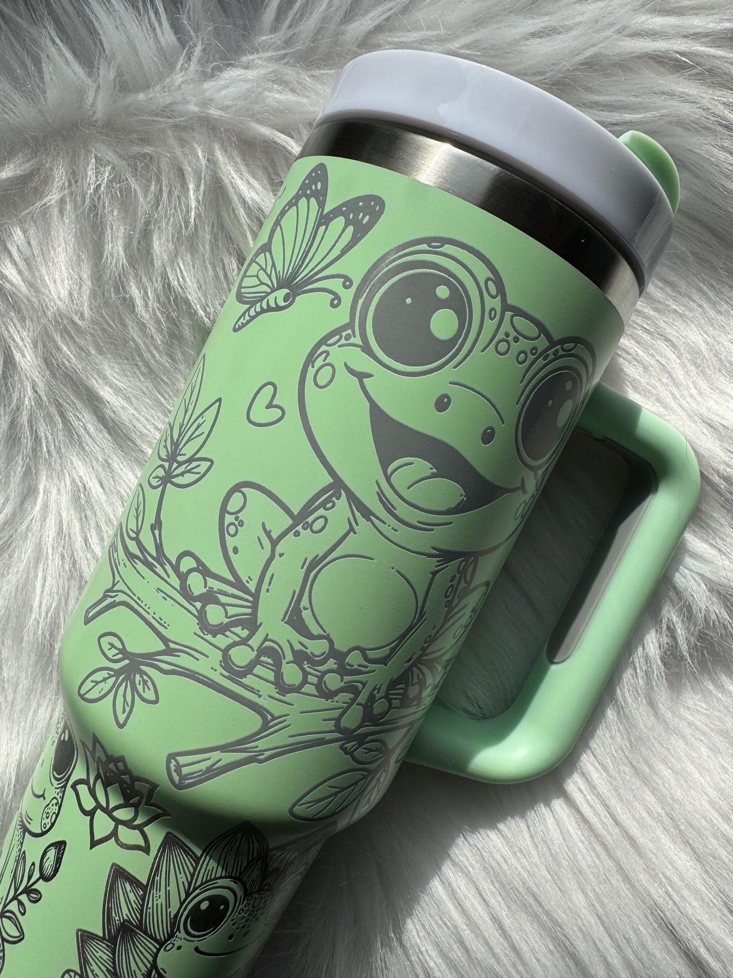 Tree Frog 40 oz engraved tumbler~ Frog lover gift~ Chroma tumbler dupe~ Frog Tumbler~Feelin Froggy